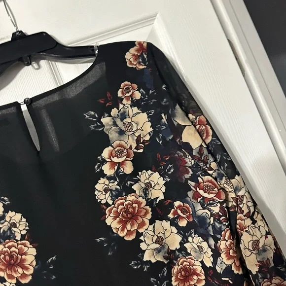NWT Valerie Stevens Plus Floral Blouse - Picture 12 of 16